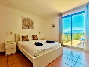 Maison avec piscine VIVES 8 couchages 4 chambres