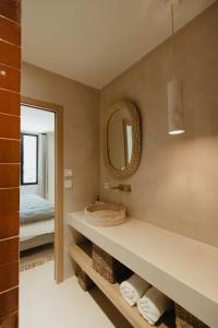 Maisons de vacances Provencal Mansion In The Heart Of Fontaine De Vaucluse : photos des chambres