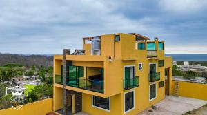 Casa Emperador, Mayto