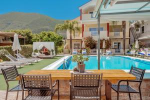 Oscar Villa & Studios