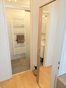 2 x Apartments bei Augsburger Platz 1x Nr 5 - Studio Apartment mit Balkon und Parkplatz und 1 x Nr5-B - 2 ZW ohne Balkon und Parkplatz