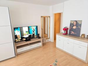 2 x Apartments bei Augsburger Platz 1x Nr 5 - Studio Apartment mit Balkon und Parkplatz und 1 x Nr5-B - 2 ZW ohne Balkon und Parkplatz