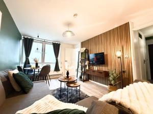 Archway Retreat with Easy City Access