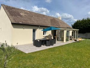 Maisons de vacances Maison plain-pied 4 chambres Graye sur mer plage a 700 m : Maison 4 Chambres