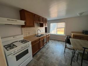 Cleveland Airport - 2nd Floor - WonDos Apartment