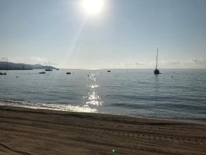 Grand appartement proche mer avec WIFI