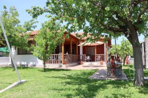 Charming Villa by the Sea - 4hvězdičkové hotely ve městě Nea Kallikratia