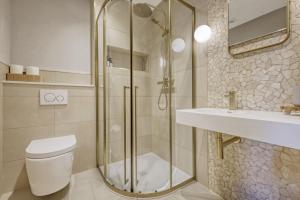 Oakview - Beautiful 4 bed - Garden Terrace - Luxe 2 Bath - Spacious Kitchen - Free Parking - Workspaces