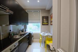 Primrose Hill Classic with a Modern Touch