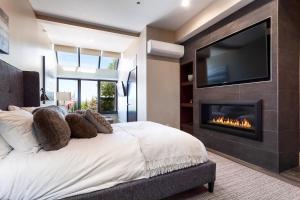151 Modern Magic at Park City Base by SkyRun Park City