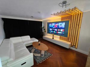 Modern 2 Bed Flat