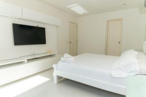 Spacious 2 bedroom beachfront apt Morros Vitri with balcony