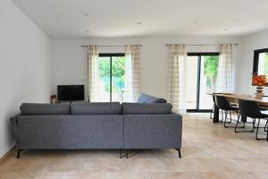 Villas Villa neuve climatisee, avec piscine - 15 mn d-Uzes et du Pont du Gard : photos des chambres