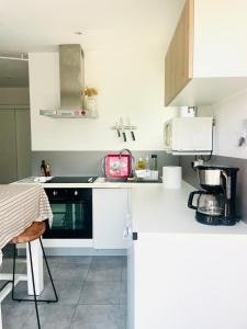 Appartements LOGEMENTS ACCES PISCINE - T2 Residence Serena : photos des chambres