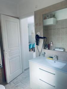 Appartements LOGEMENTS ACCES PISCINE - T2 Residence Serena : photos des chambres