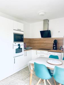 Appartements LOGEMENTS ACCES PISCINE - T2 Residence Serena : photos des chambres