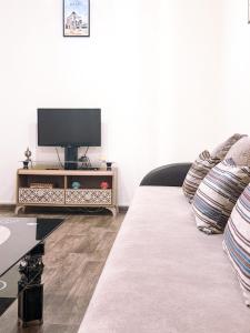 Appartement charmant à deux pas de Rabat Tram et Gare à pied