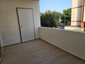 One-Bedroom Apartment with Terrace