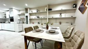 Loft 37 - Luxe Garden Stay