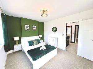 Bright 5 Bedroom House in Didsbury, Manchester