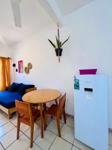 Casa Hugo 2 AC Starlink 2min walk to the beach