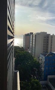 Novo! Apto com Piscina e Vaga ao lado do Farol da Barra em Salvador