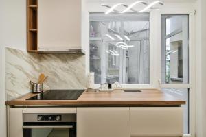 City center 2BR next to Sea