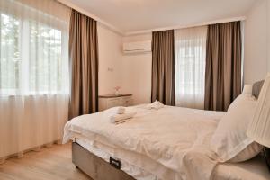 City center 2BR next to Sea