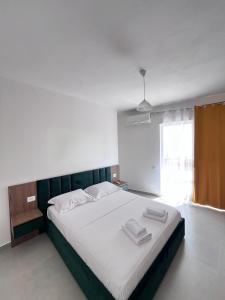 Modern City Center Apartment