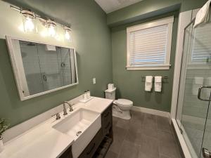 Brand New Construction! 3 Unit5 Bed Property