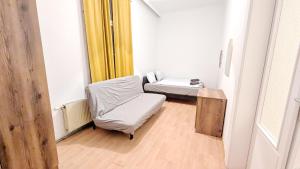 Spacious Rooms - 15 Min from Airport & City Center, 5 Min from Vienna Main-Bus Station EZ7