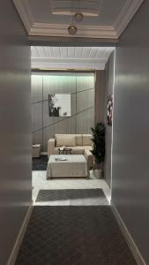 شقه انيقة بغرفه وصاله مدخل خاص