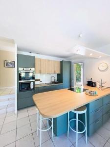 Résidence Eden Parc - Superbe villa avec piscine chauffée pour 8 personnes Lacanau Océan MAE-0631