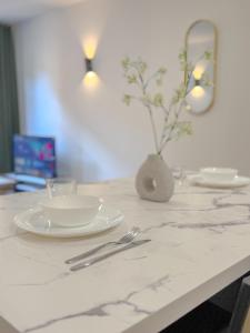 T1 luxe Hyper centre 100 m du port Clim wifi fibre