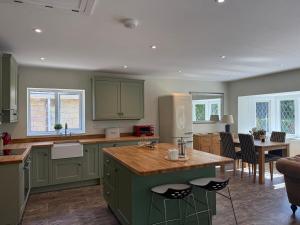 Stanton Lodge Cottage - sleeps 5