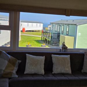 Thornwick bay- xantus grange 60
