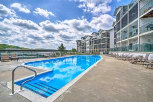 On-Site Lake of the Ozarks Access Camdenton Condo