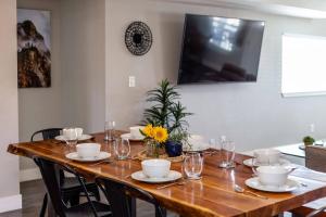 Spacious and Quiet Retreat - Firepit and Yard