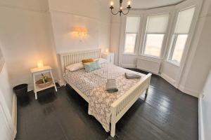 Portstewart Coastal House with a sea view