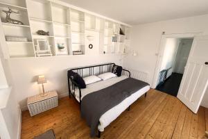 Portstewart Coastal House with a sea view