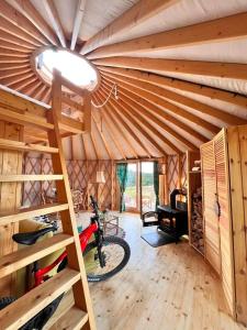Glamping Niebiańska Osada Jurty Dolnośląskie & SPA