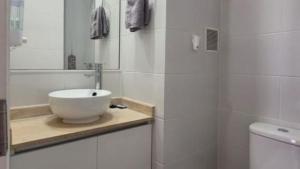 Característico departamento 2 habitaciones, capacidad 4 y 5 personas, excelente vista de la ciudad y mar