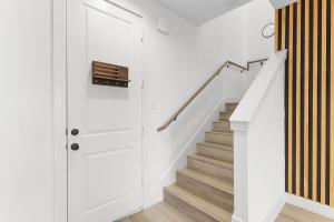 Luxe Heights 3BR Escape in Prime Location With Garage Access