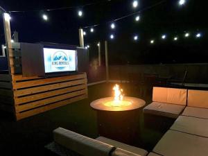 Highland Station - Private Rooftop - Sleeps 14