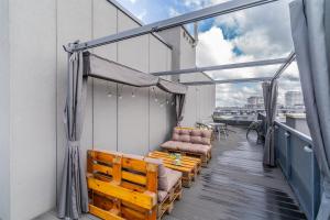 Apartament z tarasem i miejscem postojowym