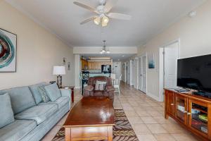 Crystal Shores West 607