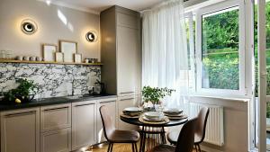 NEST Sopot, Garden Apartment with Bathtub, Apartament z ogródkiem i wanną