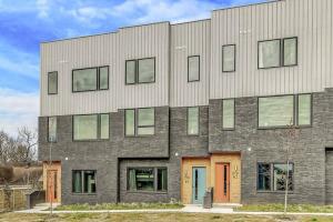 Spacious Nash Home for 12 Near Broadway