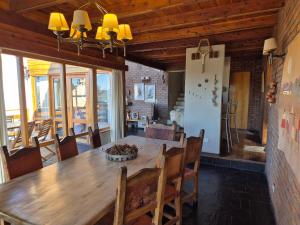 Casa Suiza, panoramic view of the lake, mountains and city !