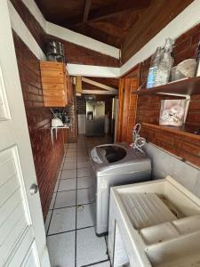 Accommodation Cabin Lake Calima Spectacular Court